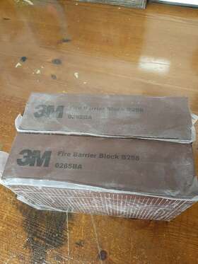 98-0441-1000-9 3m Fire Barrier Block - B258 2.36 X 5.12 8 Stop Lot Of 2 Marron