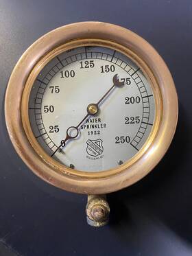 47662024 Ashcroft Vintage 1922 Sprinkler Water Gauge Heavy Brass With 1/4 Inch Tee Orig Glass