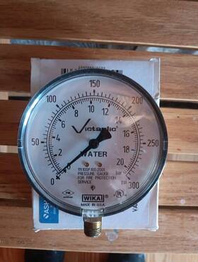35w1005ph02lxulzg300 Ashcroft 662876269938 Water Pressure Gauge To 300 Psi 1/4 In Mnpt P