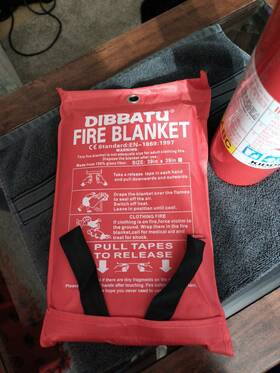 1869 Dibbatu Fiberglass Standard Fire Blanket For Emergency Surival Brand