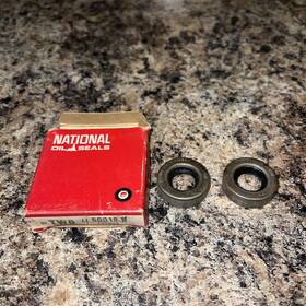 450018 Federal Mogul Nos Federal-mogul National Qty 2 Oil Seal F S