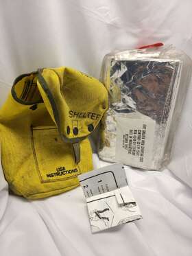 Gs-07f-15481 Fss Nfpa Anchor Industries 1987 Fire Shelter With Carrying Case And Instructions