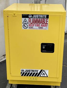 882420 Justrite 15 Gallon 1 Shelf Door Self Close Left Hinge Flammable Cabinet No.882420