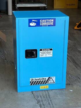 891222 Justrite Sure-grip Ex Model Acid And Corrosive Storage Cabinet - 12 Gal