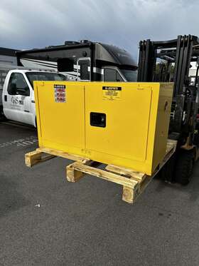 891720 Justrite Sure-grip 17 Gal Flammable Liquid Storage Cabinet 2 Door Self-closing