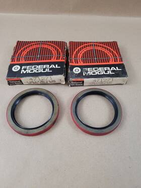 471271 National 2 New Nos Federal Mogul Oil Seal Seals