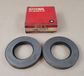 450088 National 50088s 2 New Nos Oil Seals Seal Pair
