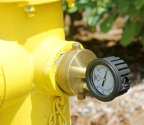 H-cgc-253 Nni 2-1/2 Inch Nst Fire Hydrant Static Pressure Cap Gauge 0-200 Psi With Bleeder