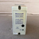 Honeywell R4343E1006 Flame Safeguard. Fixed Price $345.00.