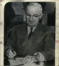 1950 Press Photo President Truman Signs State Of National Emergency Declaration. Fixed Price $19.99.